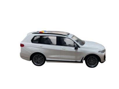 صورة سكوتر كهربائي بمقعد وشنطة خلفية